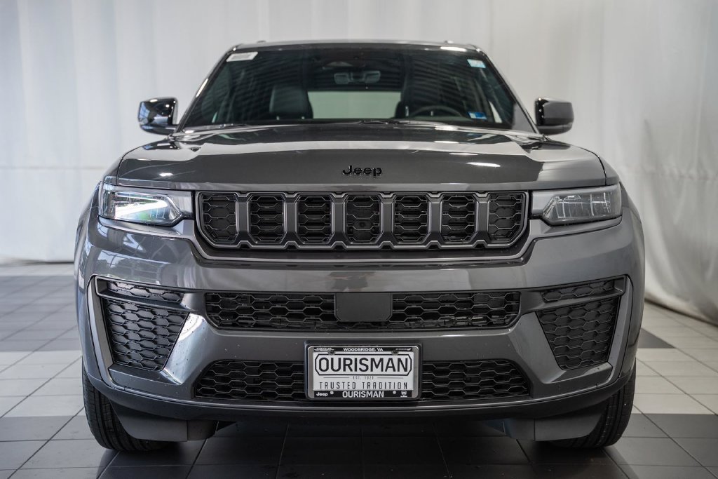 New 2026 Jeep Grand Cherokee Altitude AWD/4WD image 2