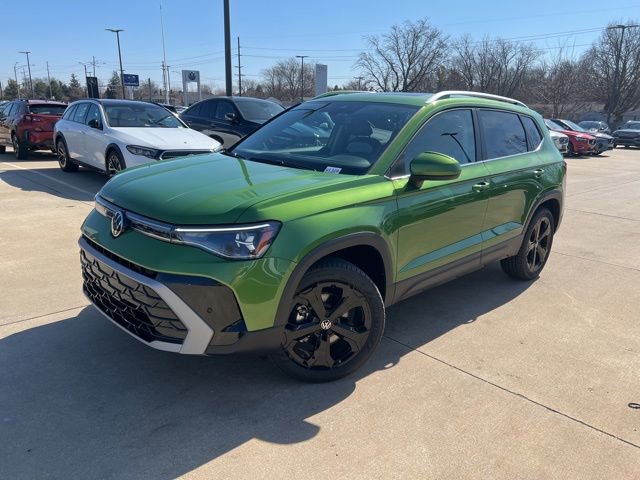 New 2026 Volkswagen Taos SEL image 3