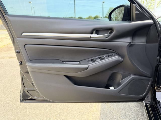 Used 2022 Nissan Altima 2.5 SV FWD image 14