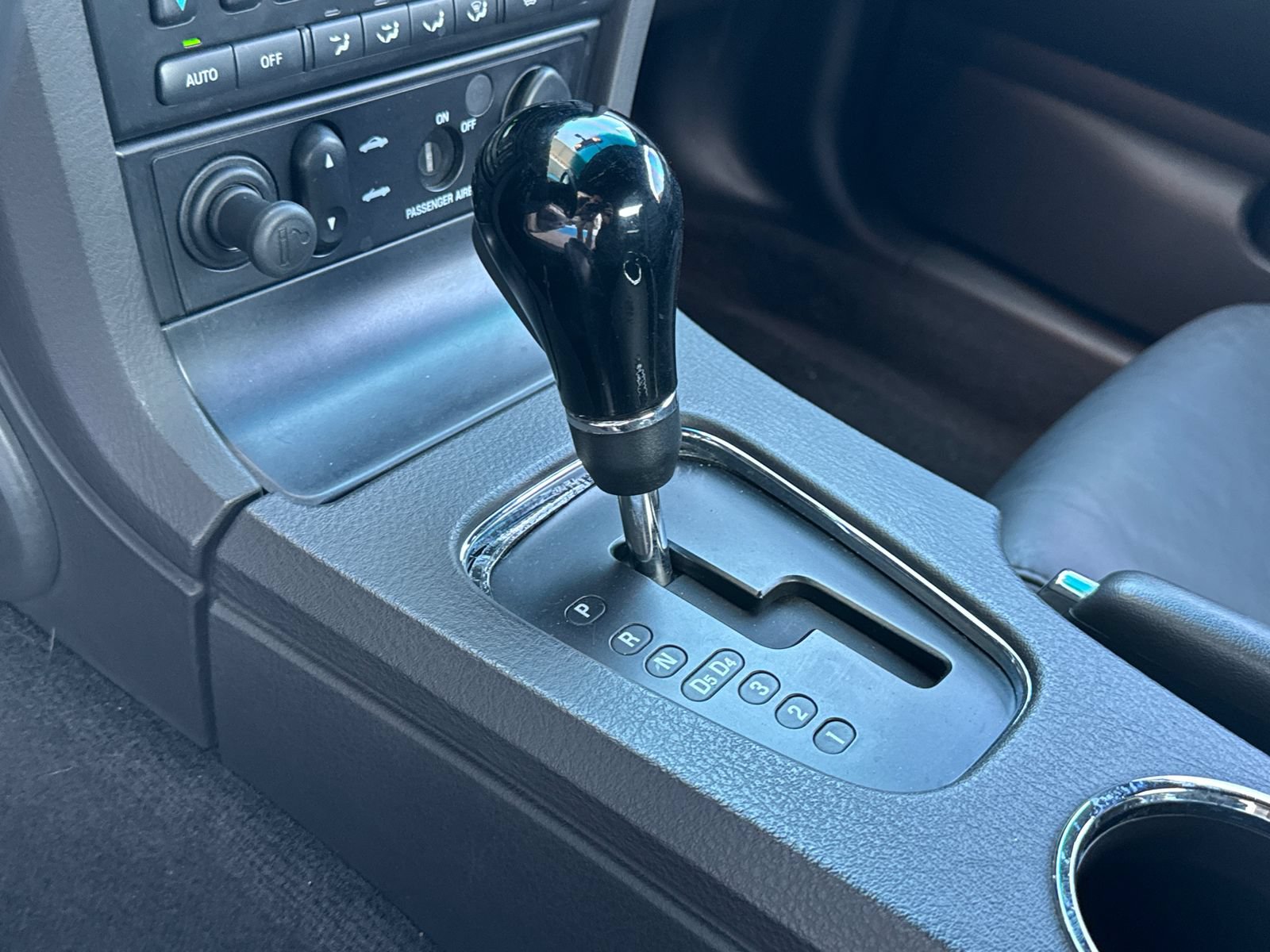 Used 2002 Ford Thunderbird RWD image 15