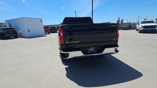 Used 2022 Chevrolet Silverado 1500 LT AWD/4WD image 7