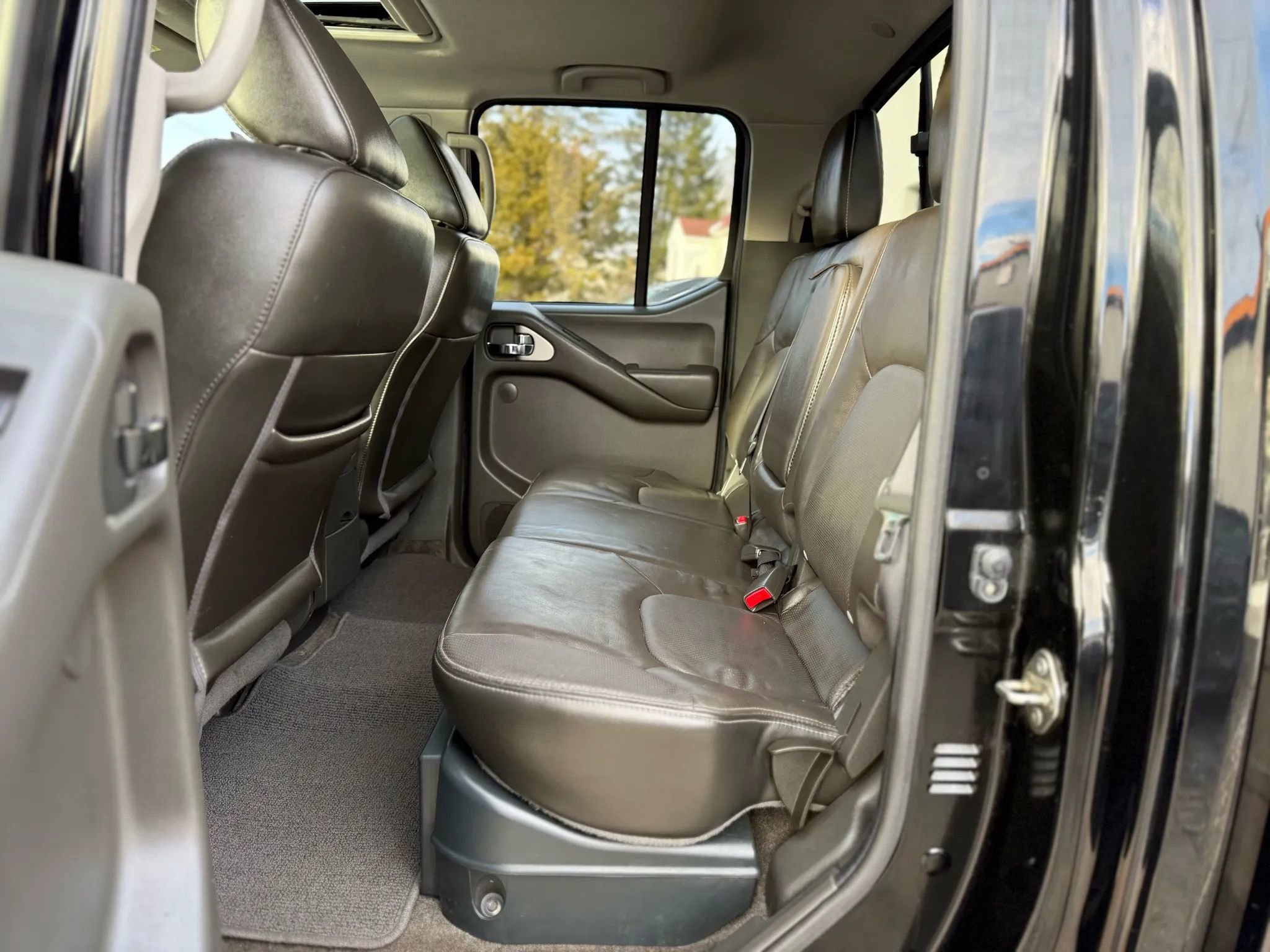 Used 2017 Nissan Frontier PRO-4X w/ Pro-4x Luxury Package image 29