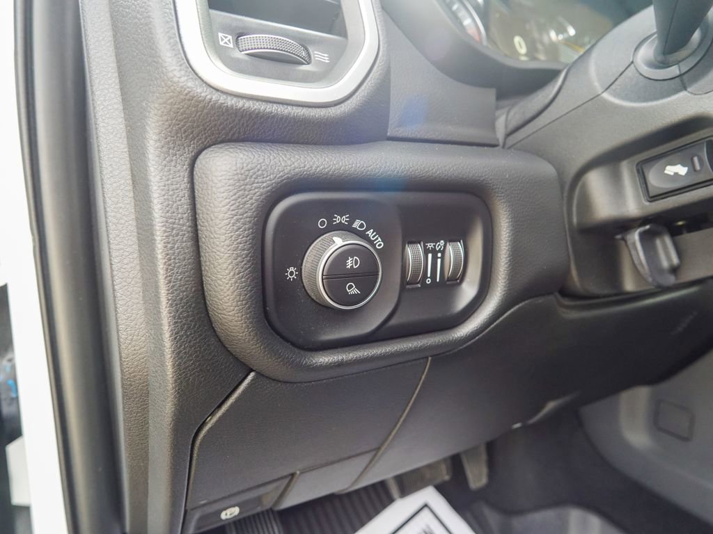 Used 2019 RAM 3500 Big Horn image 19