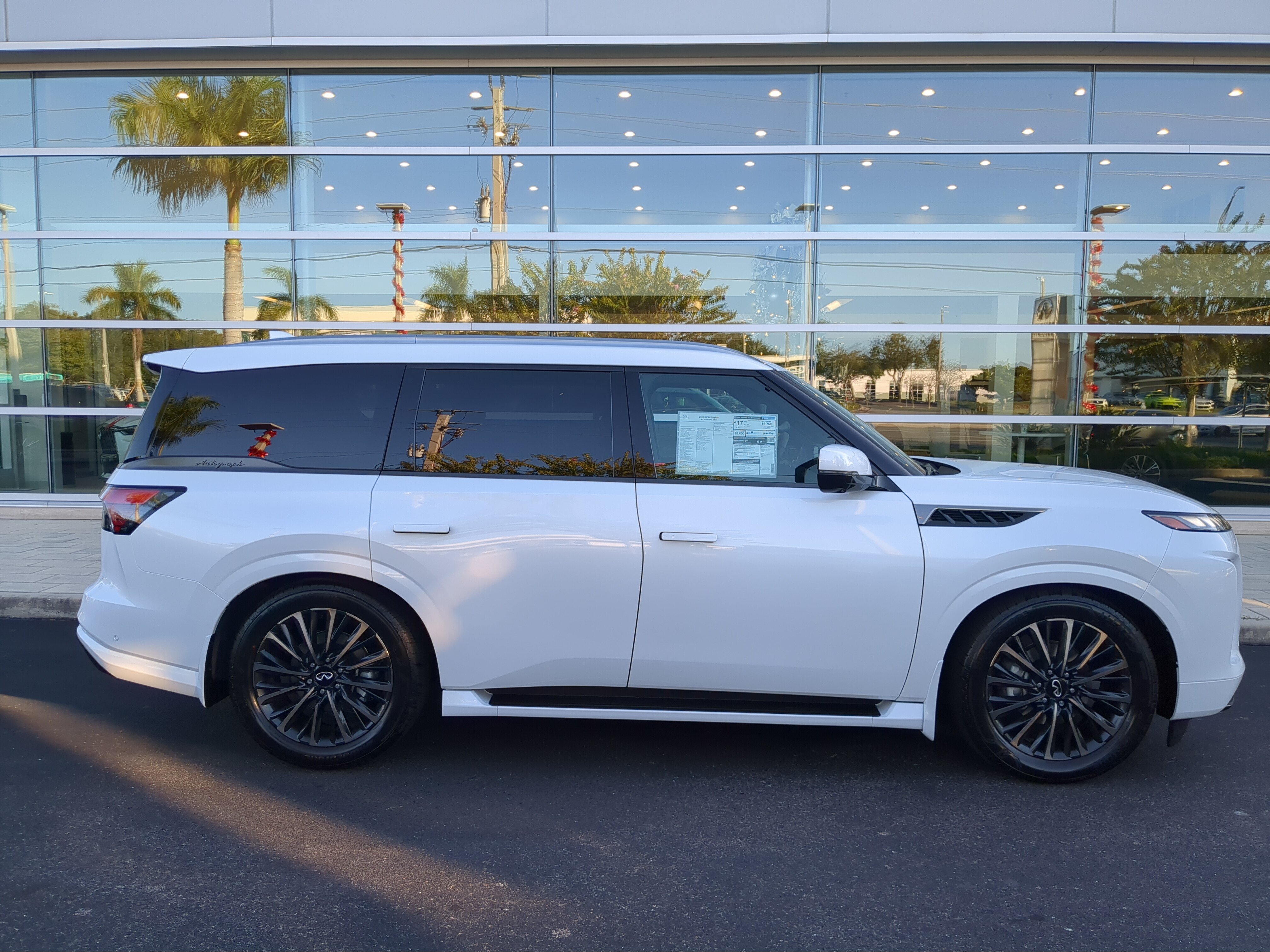 New 2026 INFINITI QX80 Autograph w/ Premium Cargo Package AWD/4WD image 3