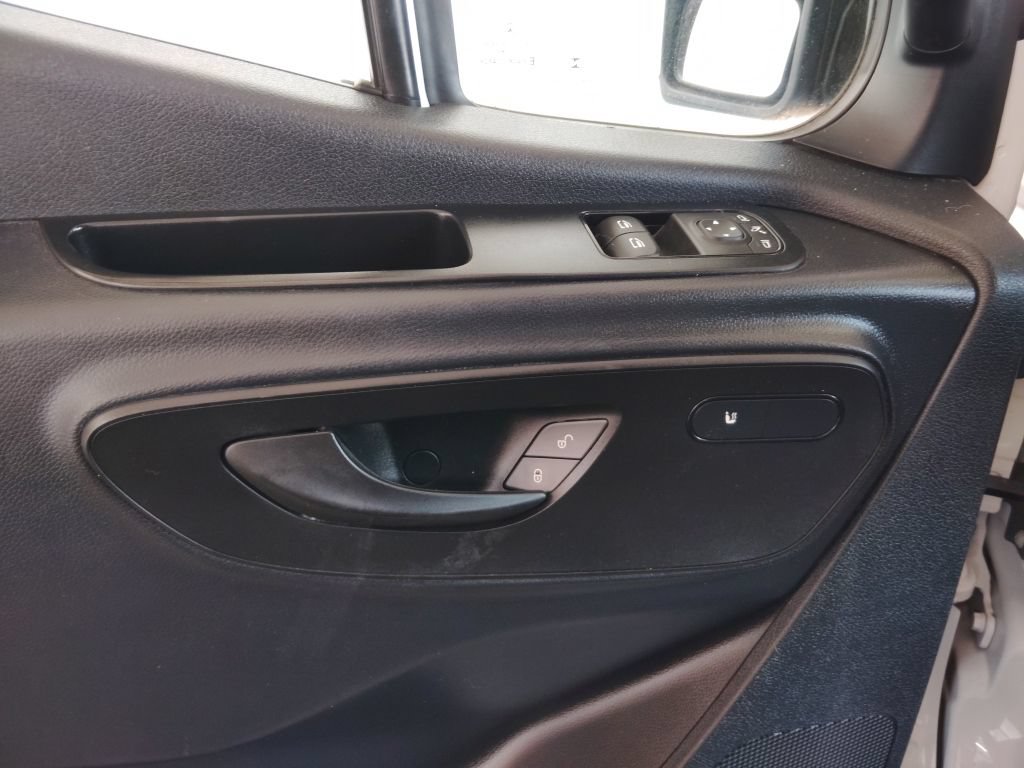 Used 2025 Mercedes-Benz Sprinter 2500 image 19