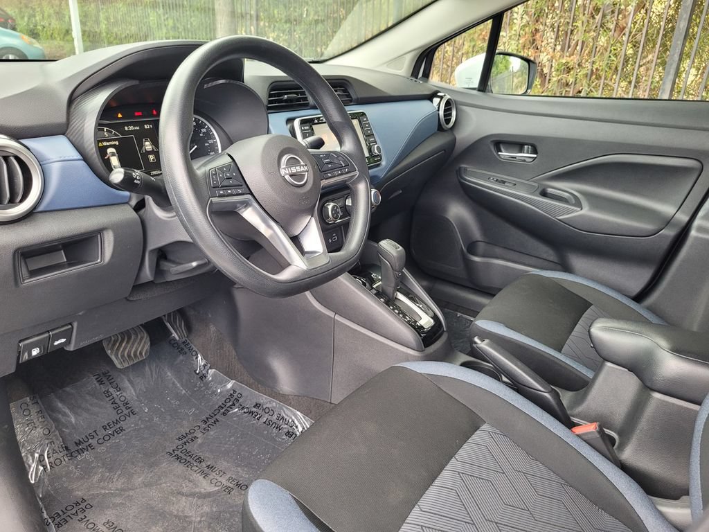 Used 2025 Nissan Versa SV FWD image 11