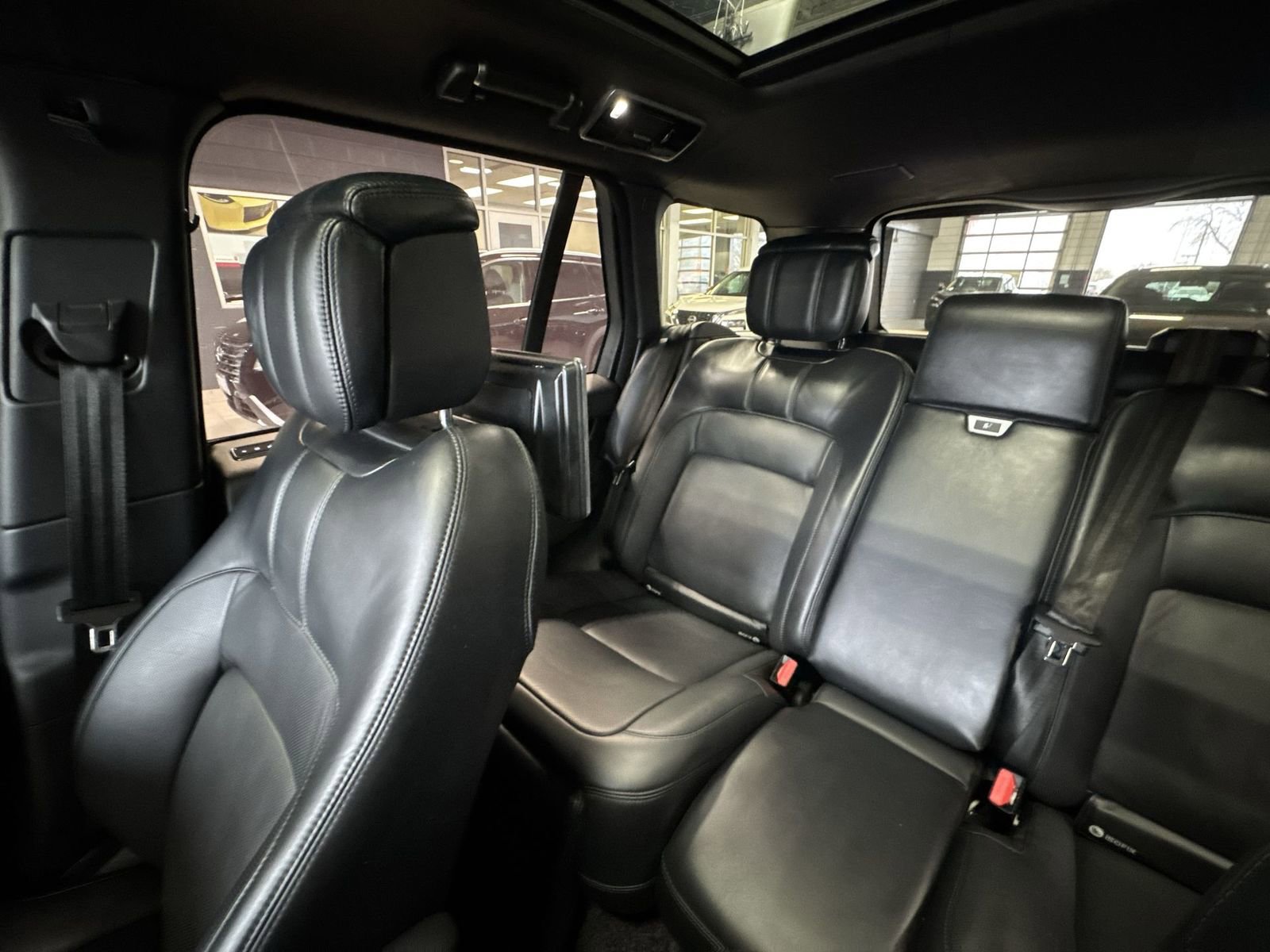 Used 2019 Land Rover Range Rover Autobiography AWD/4WD image 4