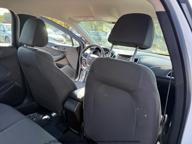 Used 2017 Chevrolet Cruze LS FWD image 18