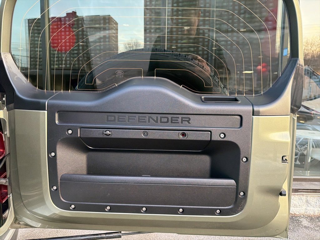 Used 2024 Land Rover Defender 110 S image 5