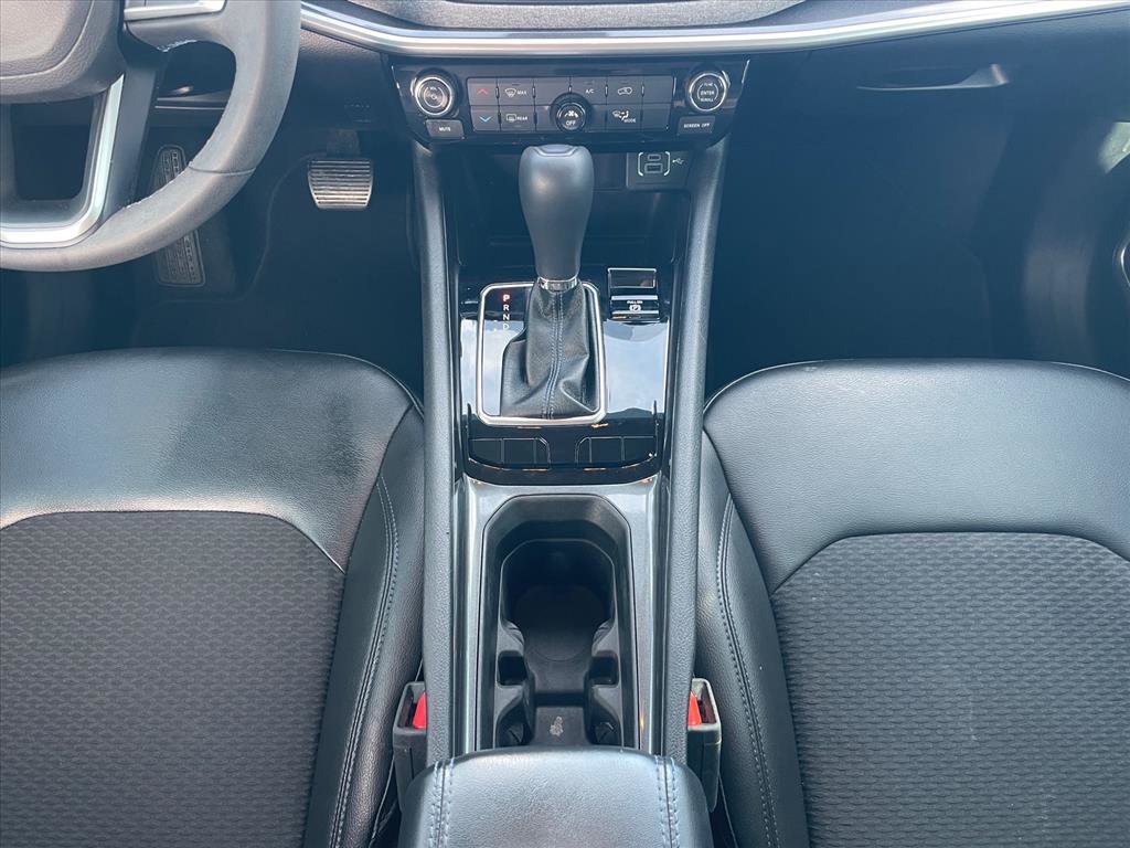 Used 2022 Jeep Compass Latitude FWD image 17