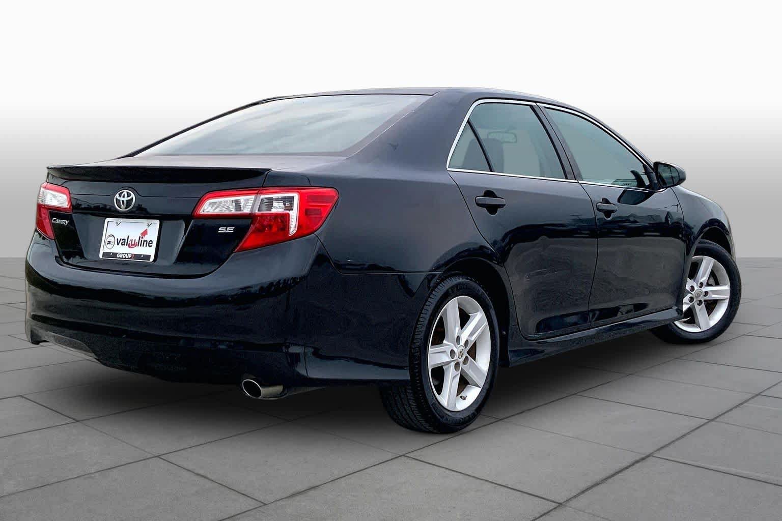 Used 2012 Toyota Camry SE FWD image 13