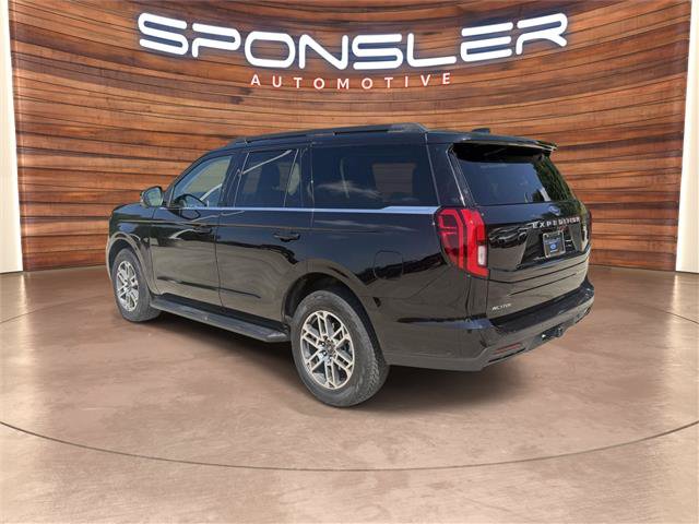 Certified 2025 Ford Expedition Active AWD/4WD image 3