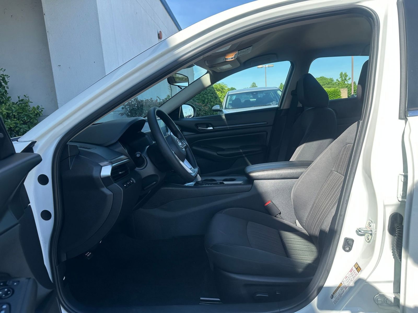 Used 2025 Nissan Altima 2.5 SV image 28