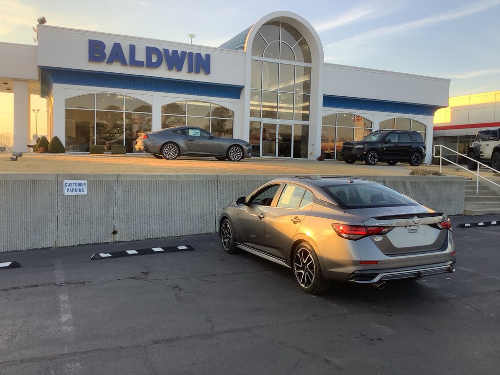 Used 2024 Nissan Sentra SR w/ SR Premium Package image 5