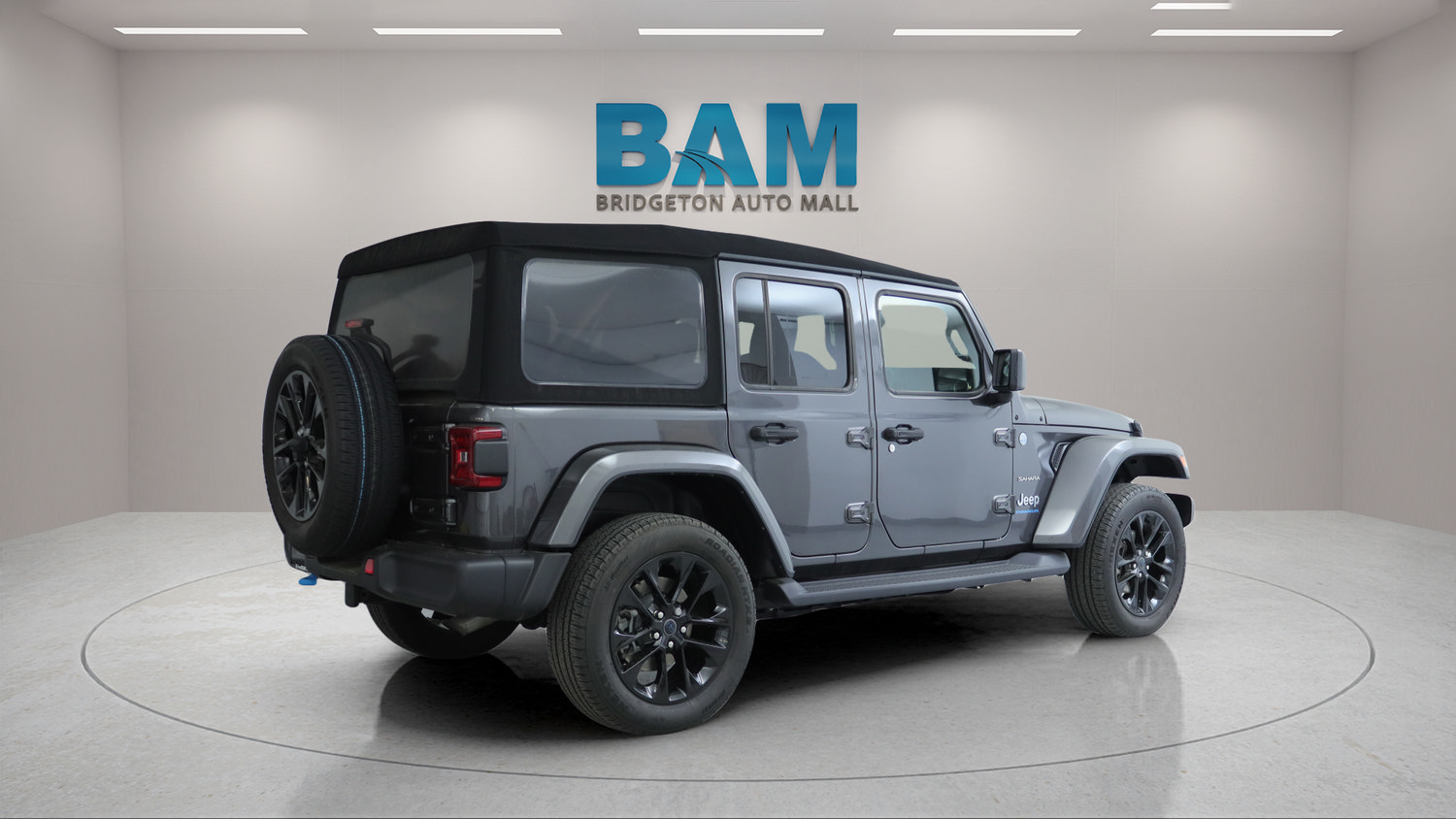 Used 2024 Jeep Wrangler Unlimited Sahara w/ Technology Group AWD/4WD image 7