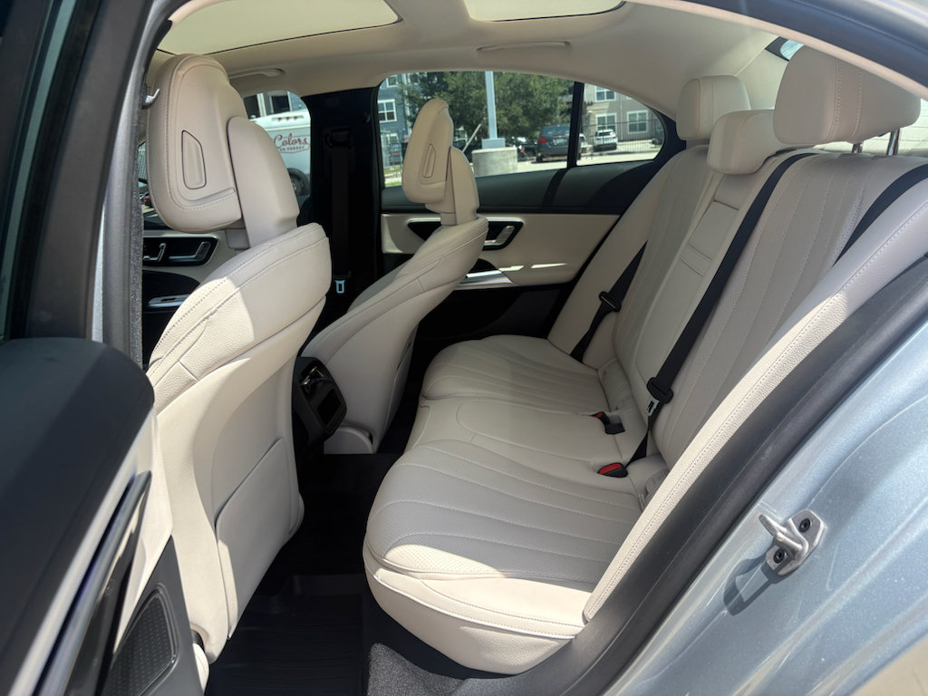 Used 2025 Mercedes-Benz E 350 Sedan image 29