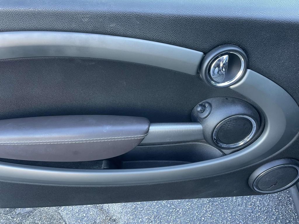 Used 2015 MINI Cooper S image 16