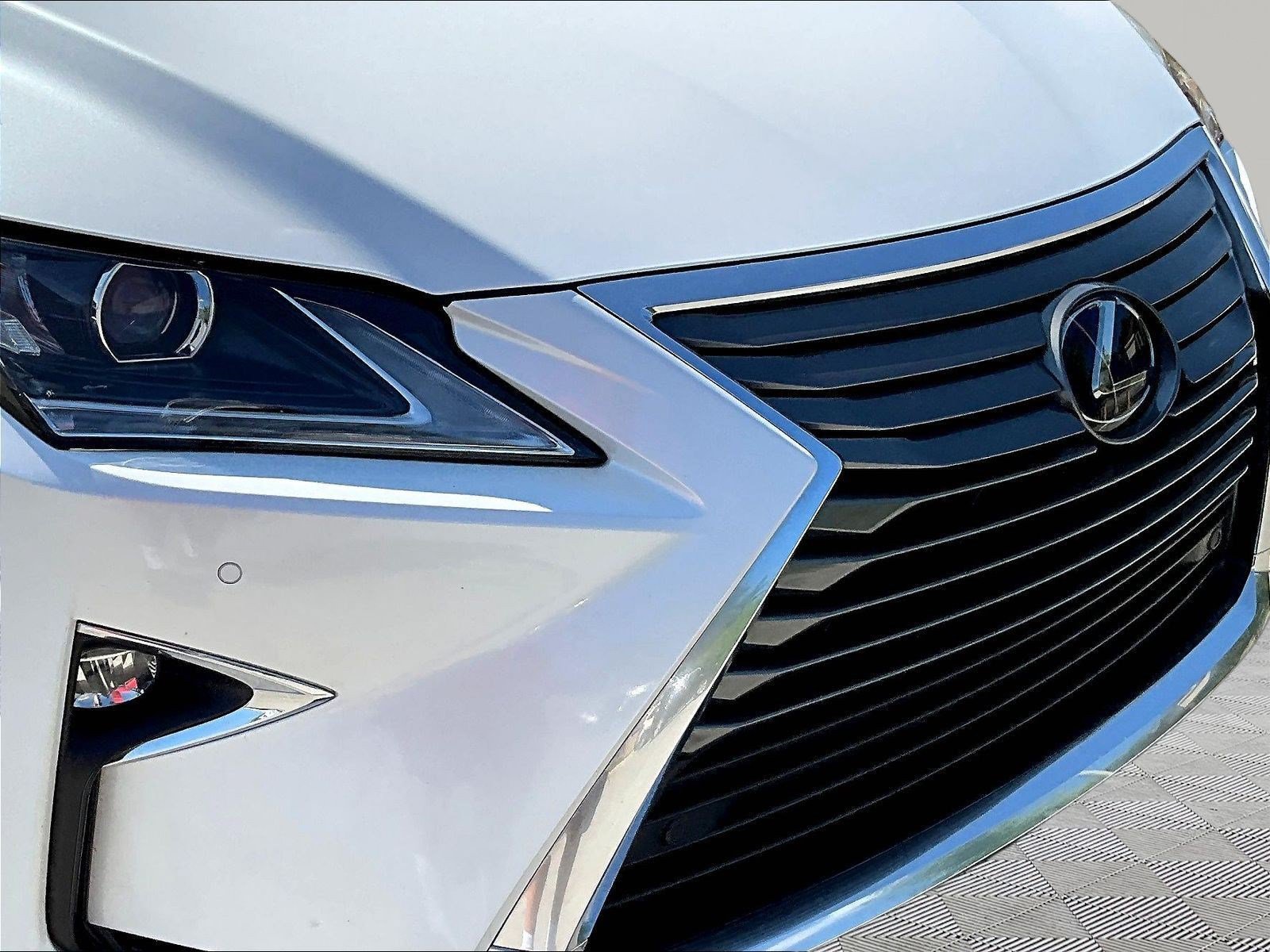 Used 2018 Lexus RX 450h AWD w/ Premium Package image 33