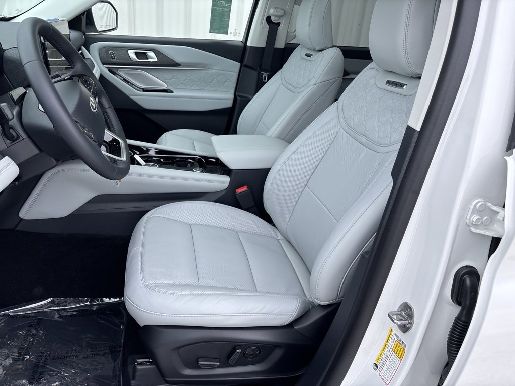 New 2025 Ford Explorer Platinum w/ Ultimate Package image 11