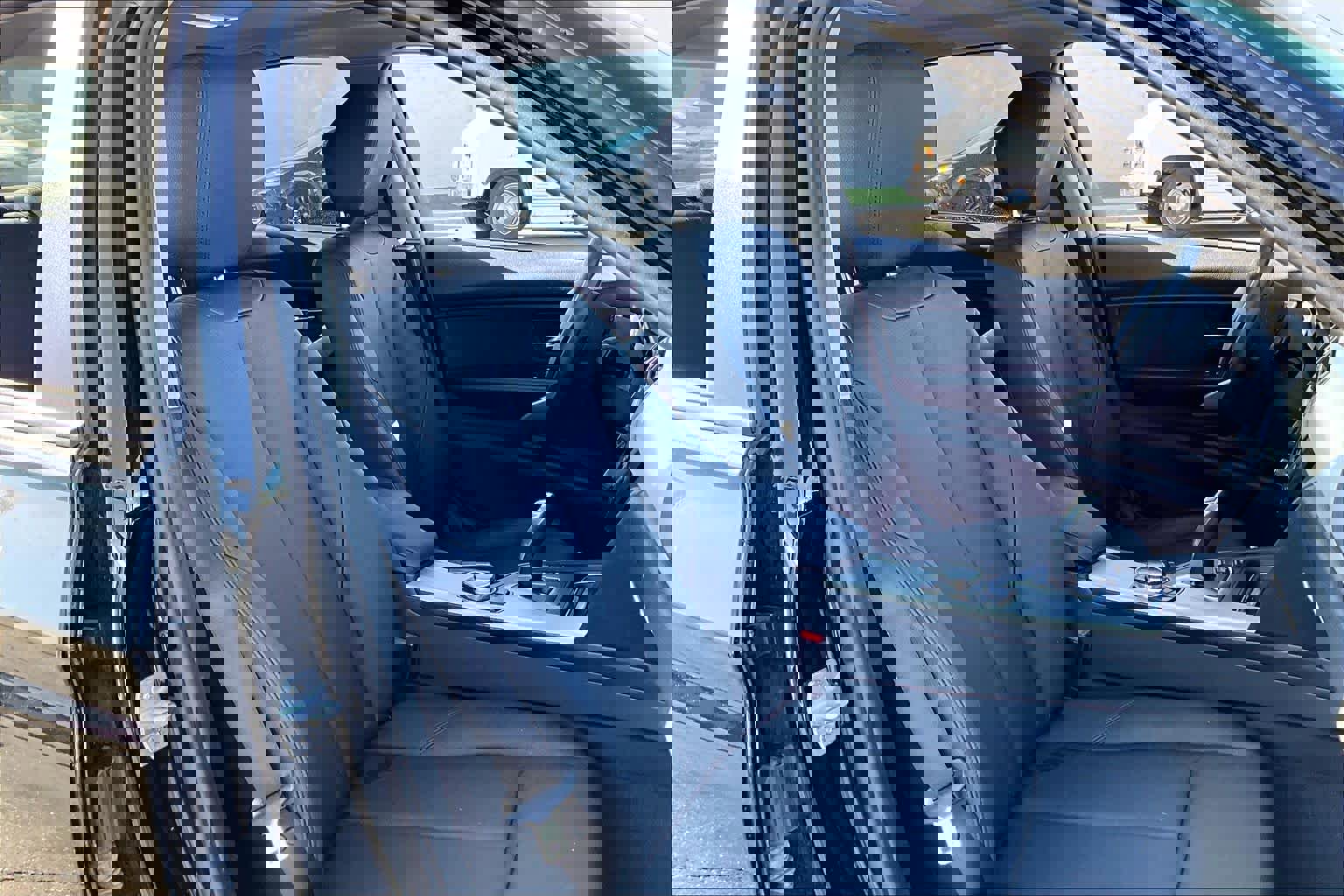 Used 2014 BMW 320i Sedan image 8