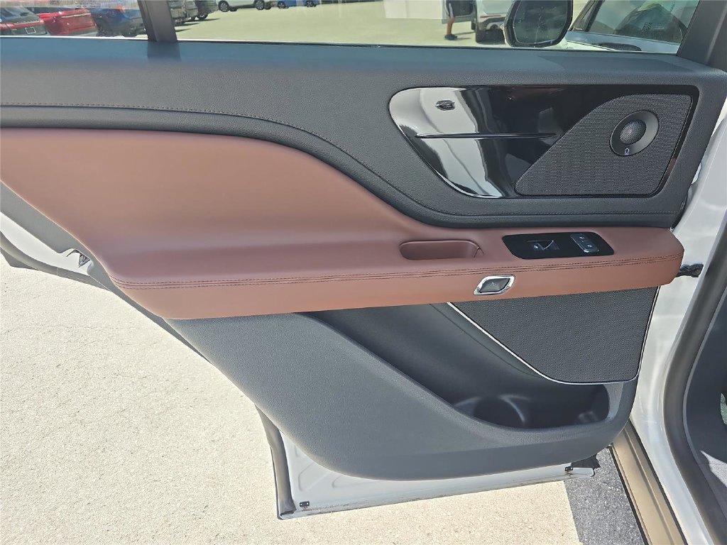 New 2026 Lincoln Aviator Reserve AWD/4WD image 13