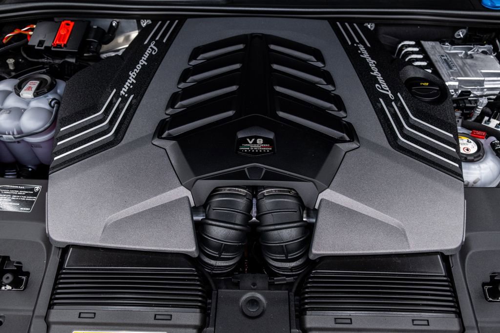 Used 2025 Lamborghini Urus SE image 48