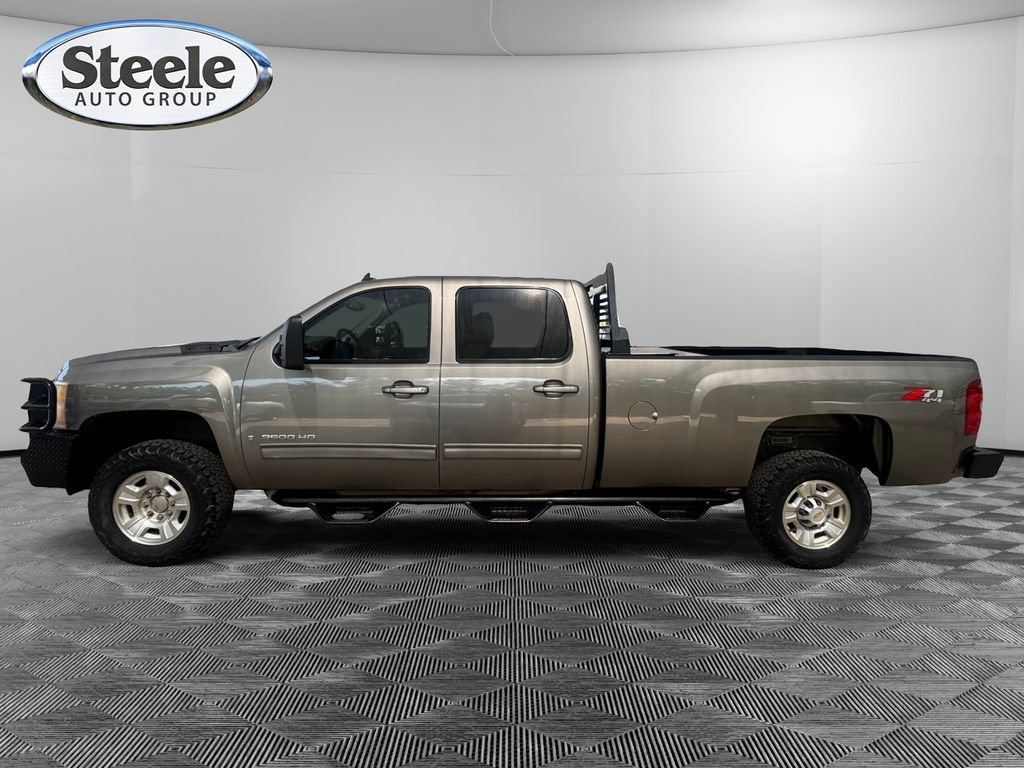 Used 2009 Chevrolet Silverado 3500 LTZ w/ Suspension Package, Off-Road AWD/4WD image 2