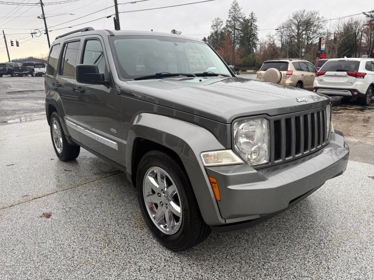 Used 2012 Jeep Liberty Sport image 13