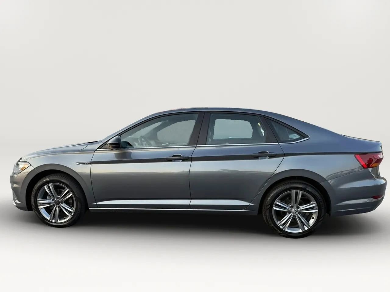 Used 2019 Volkswagen Jetta R-Line w/ R-Line Cold Weather Package FWD image 5