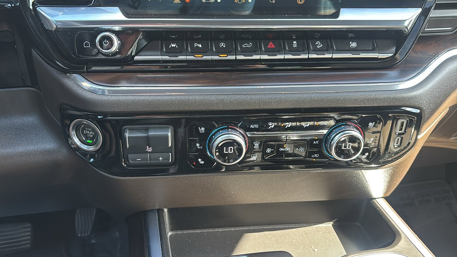 Used 2024 GMC Sierra 1500 SLT w/ SLT Premium Plus Package image 16