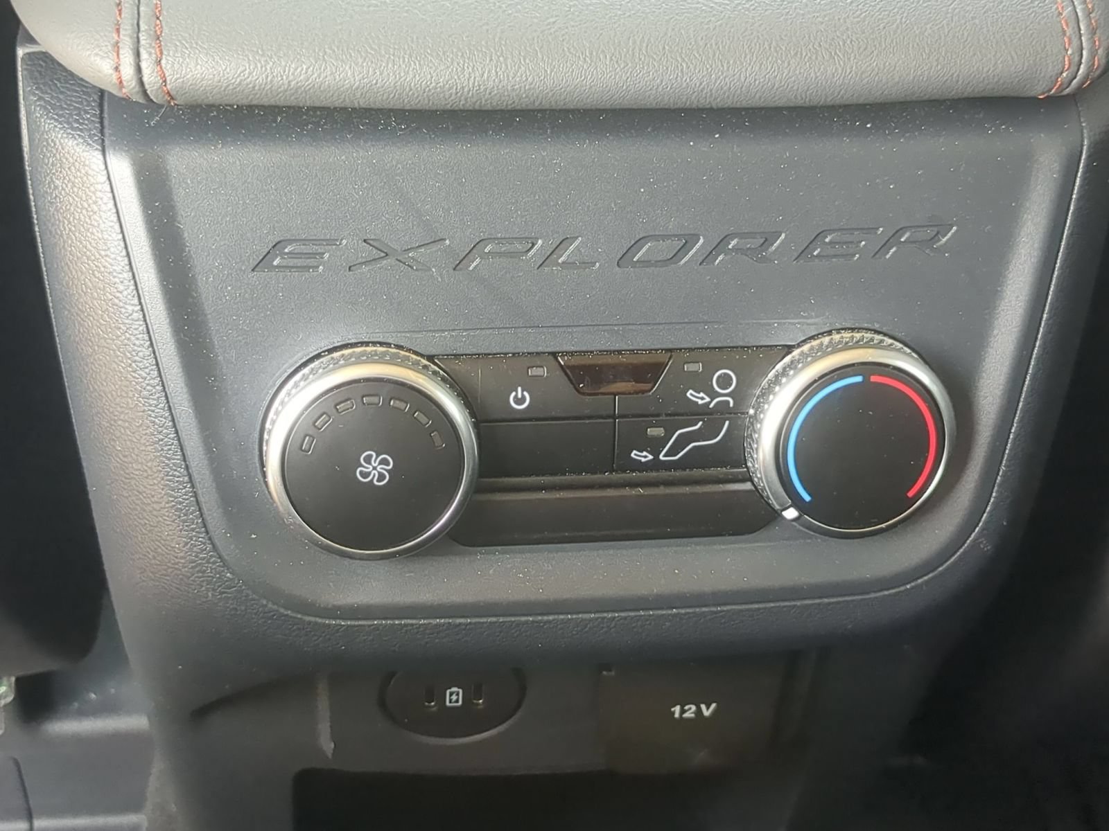 Used 2025 Ford Explorer Active w/ Active Comfort Package AWD/4WD image 38