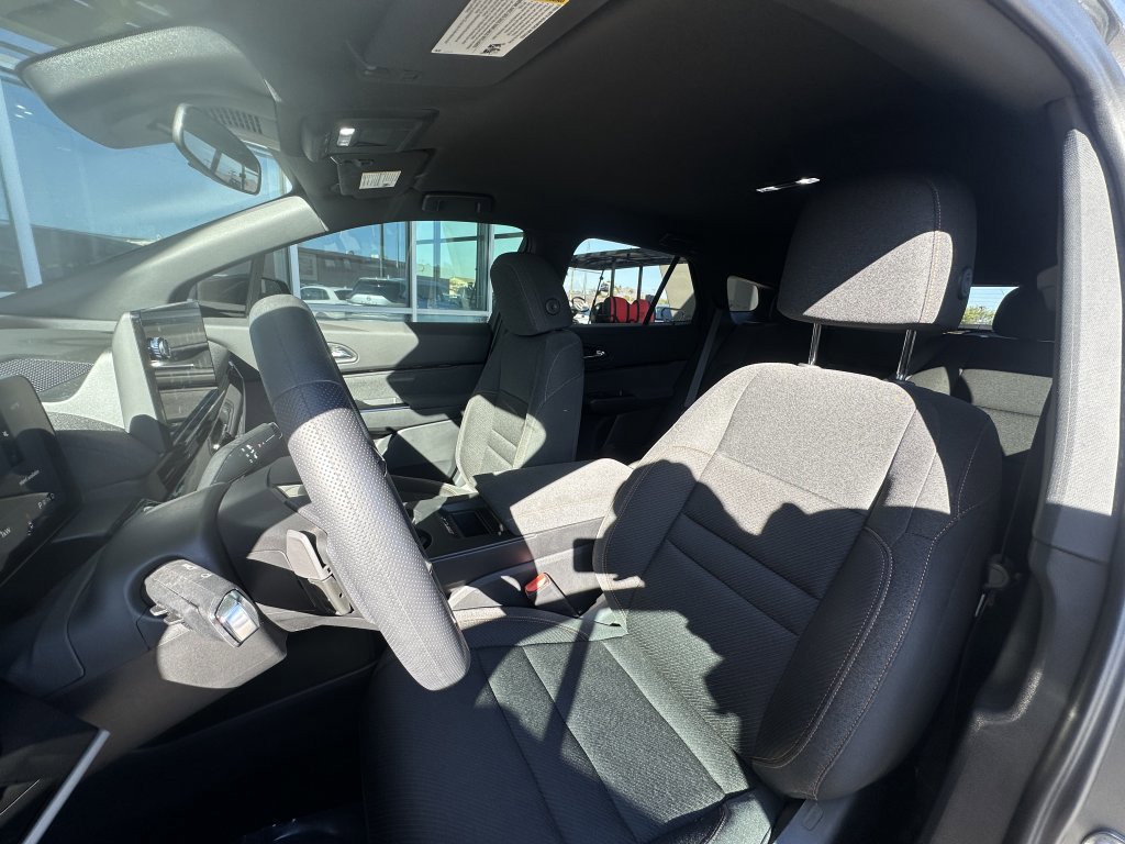 Used 2024 Honda Prologue EX image 32