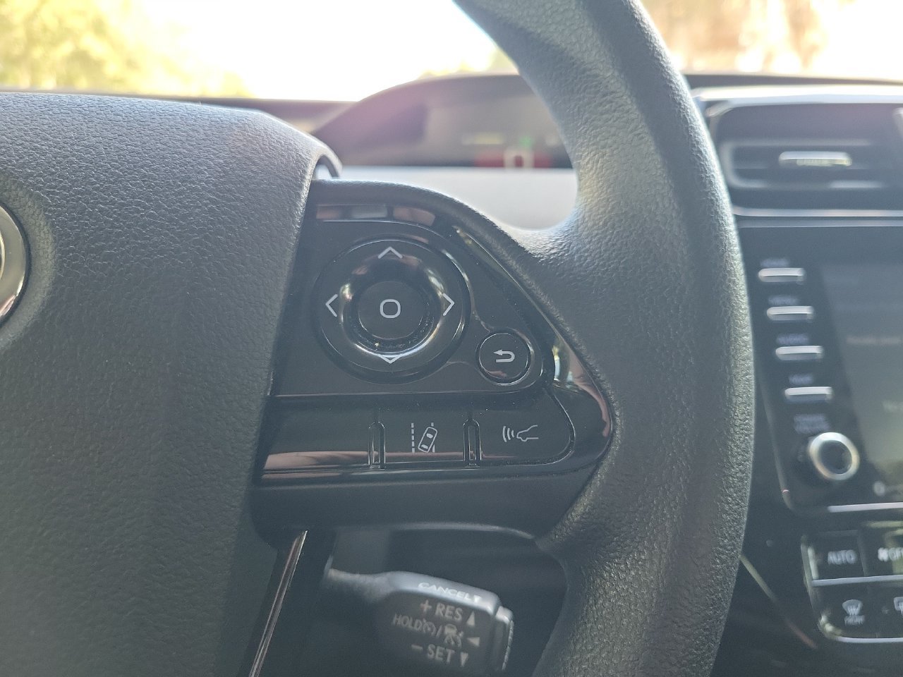 Used 2021 Toyota Prius LE FWD image 19