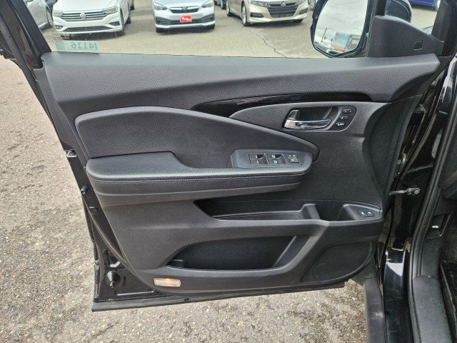 Used 2020 Honda Pilot Touring image 9