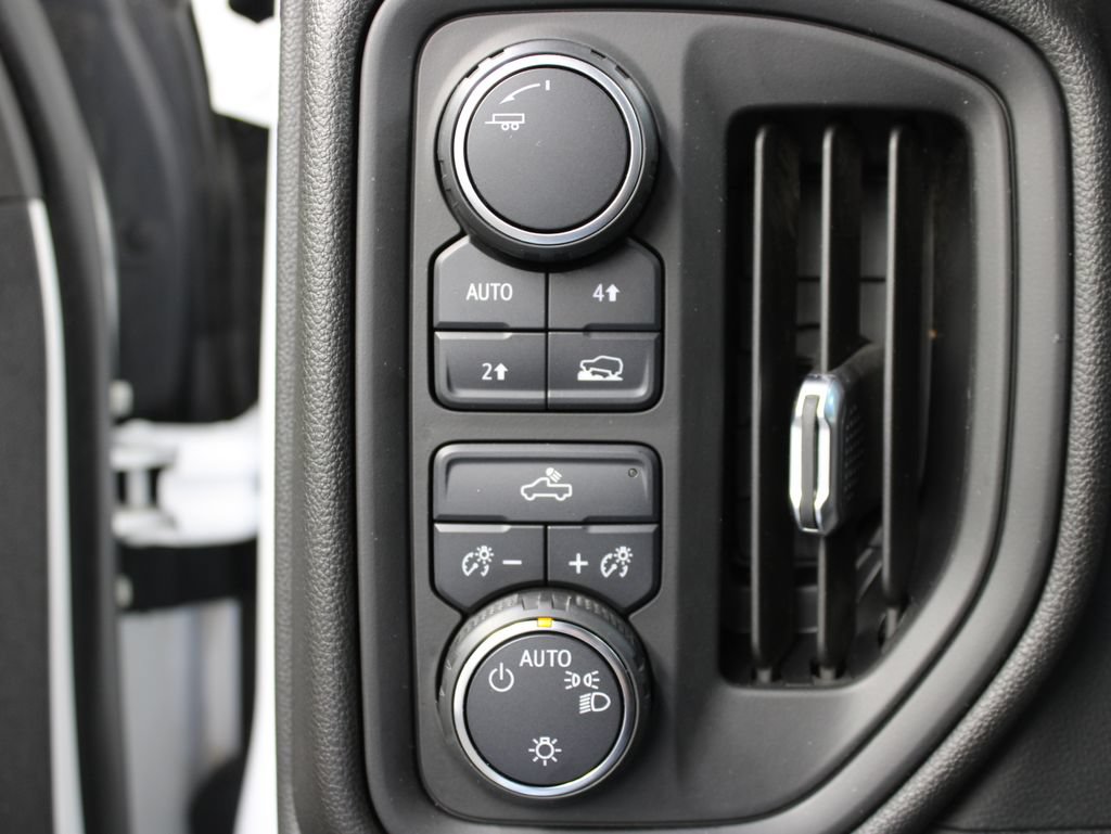 Used 2021 Chevrolet Silverado 1500 Custom AWD/4WD image 44