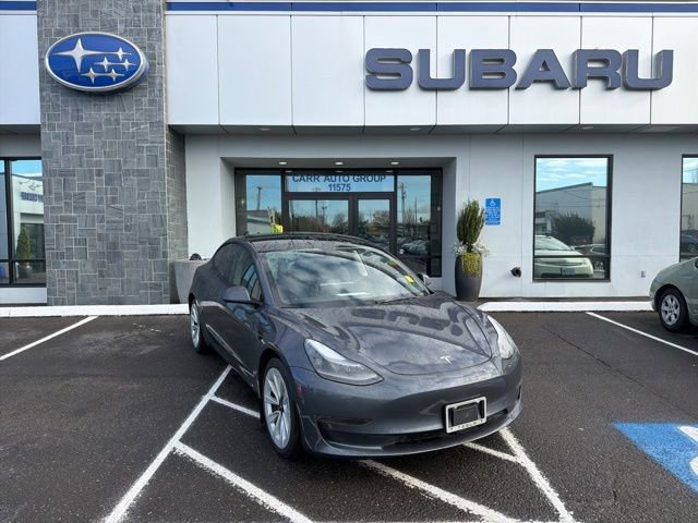 Used 2023 Tesla Model 3 Standard Range image 1