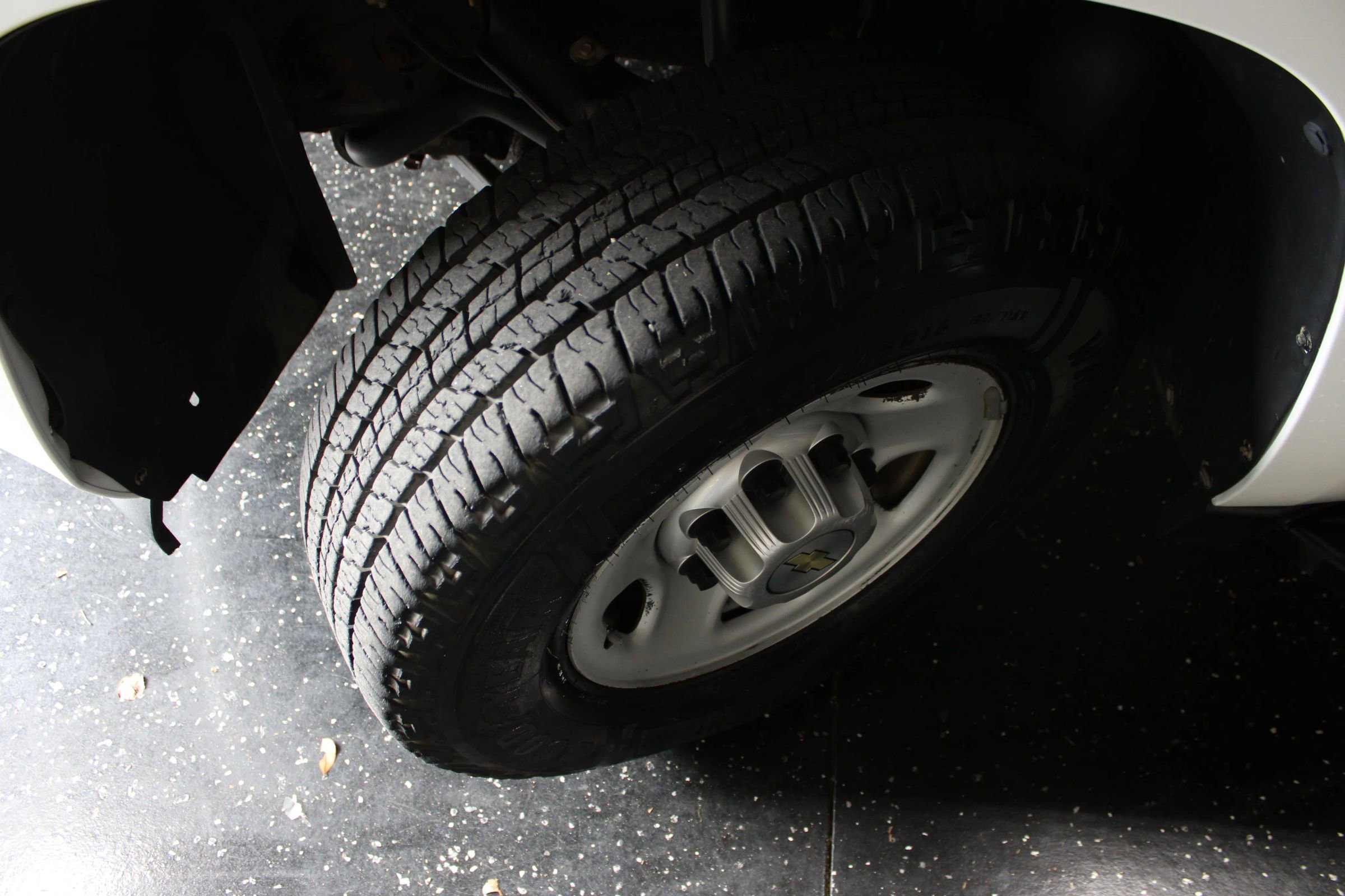 Used 2011 Chevrolet Suburban 2500 RWD image 29