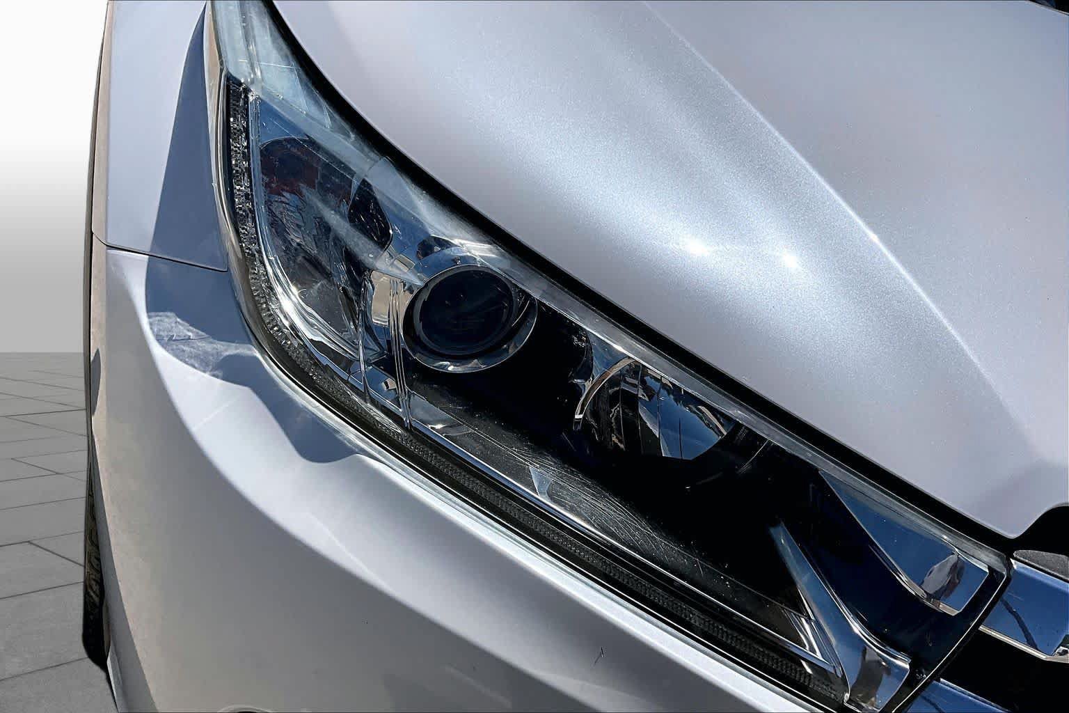 Used 2018 Toyota Highlander Limited FWD image 28