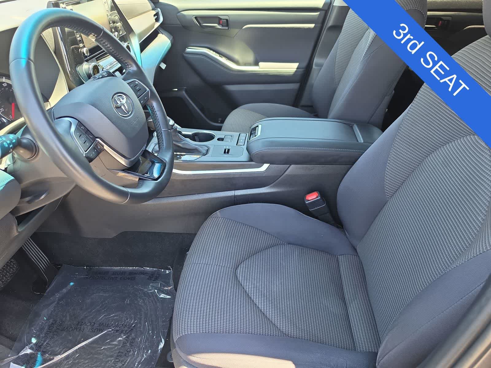 Used 2021 Toyota Highlander LE FWD image 15