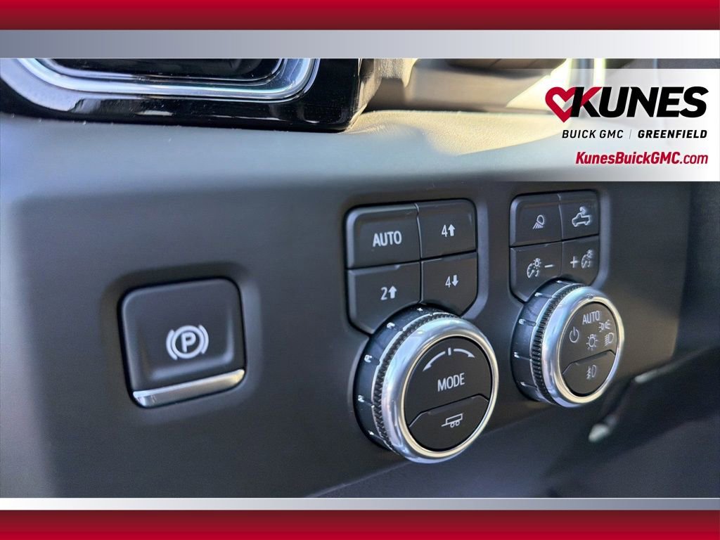 Used 2026 GMC Sierra 3500 Denali w/ Denali Reserve Package image 30