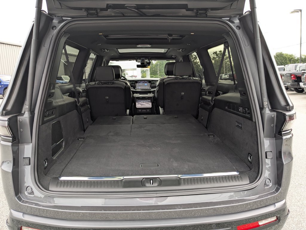 New 2027 Jeep Grand Wagoneer L Summit AWD/4WD image 14