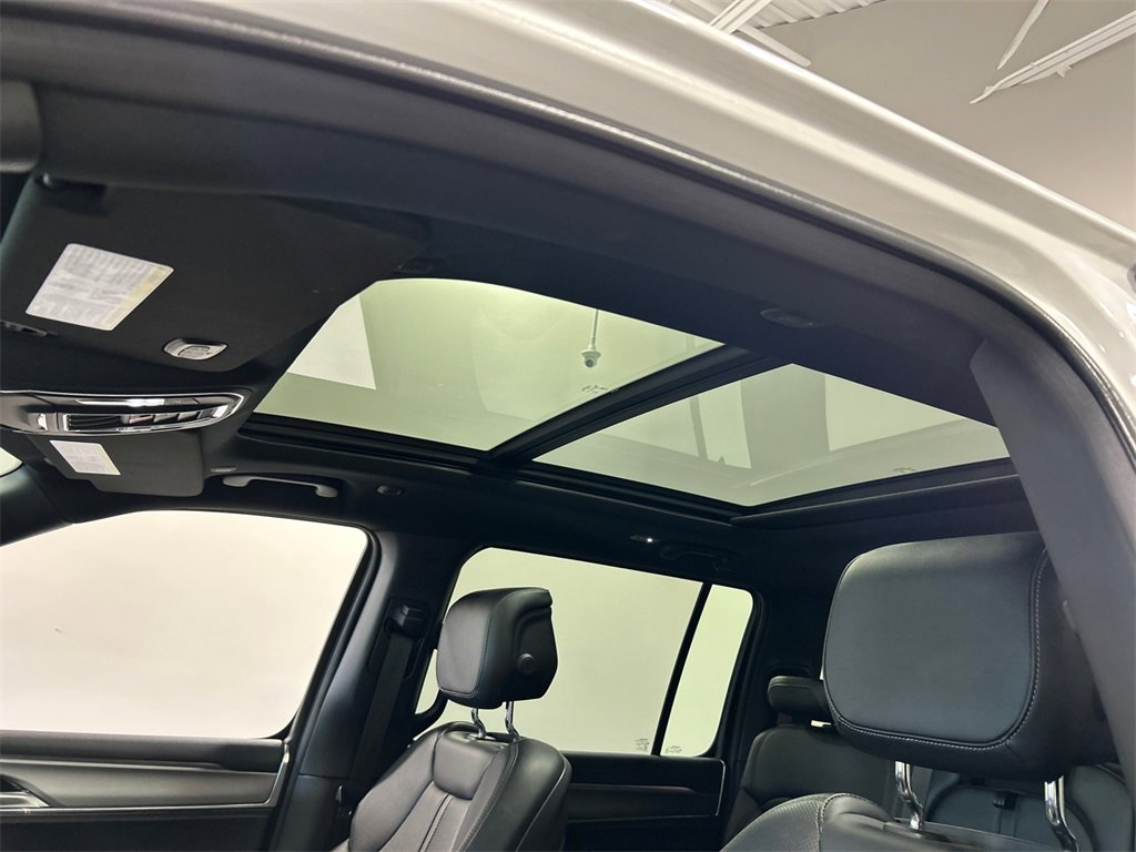 Used 2024 Jeep Wagoneer Series II image 27