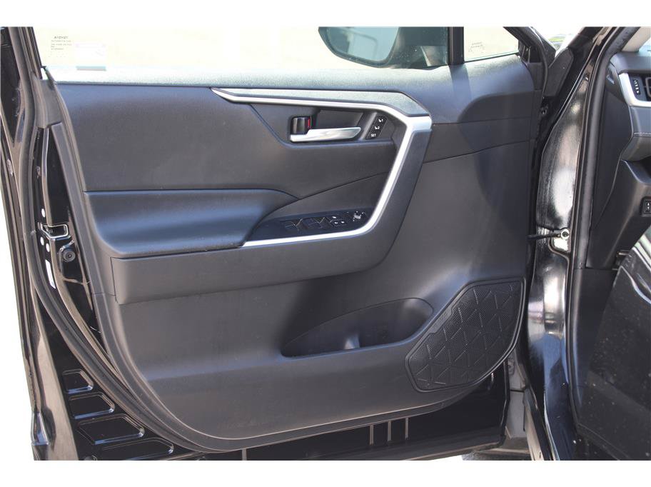 Used 2021 Toyota RAV4 XLE Premium AWD/4WD image 7