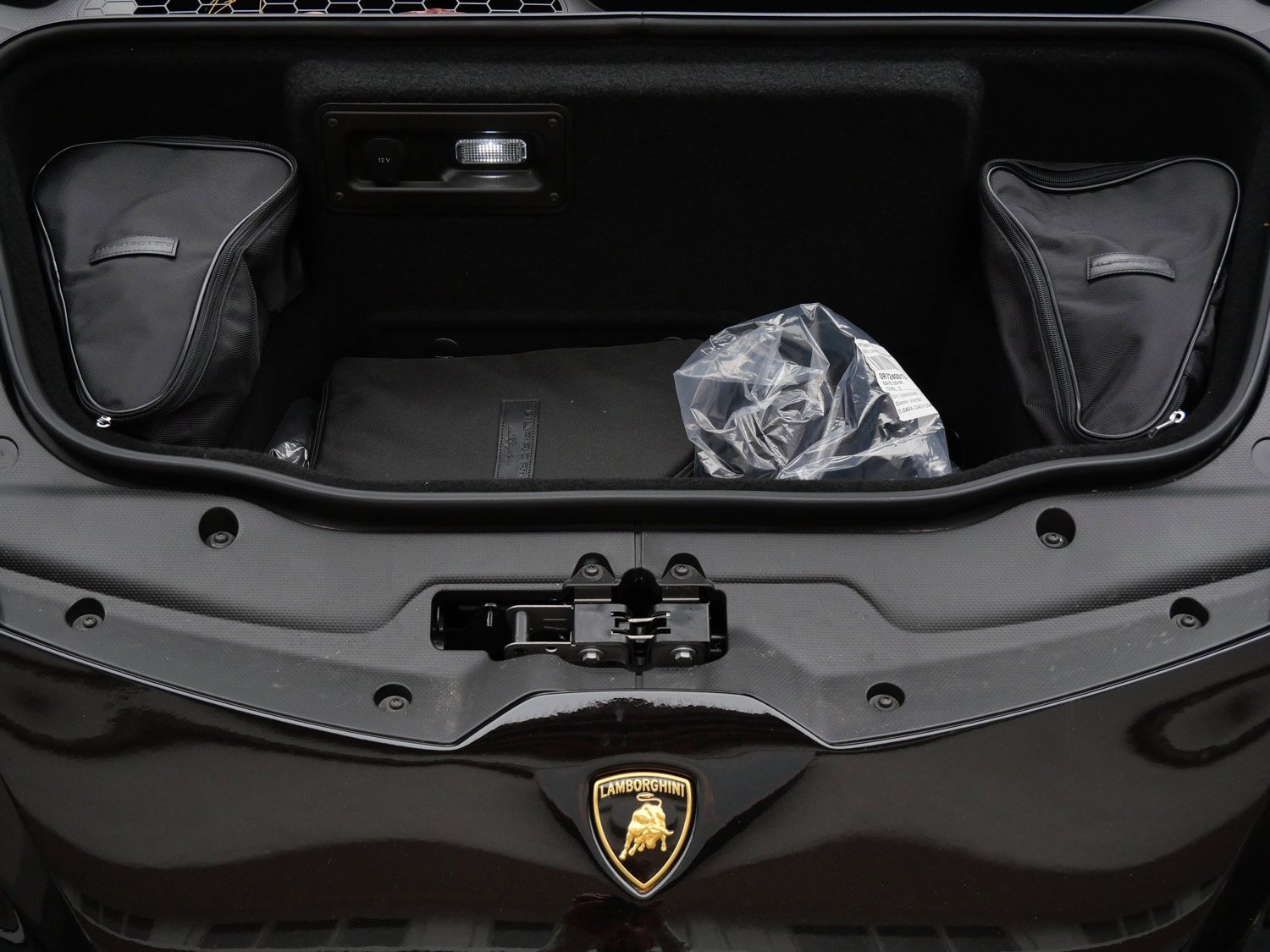 Used 2024 Lamborghini Huracan EVO image 25