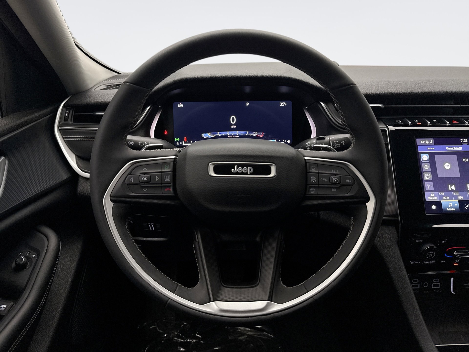 Used 2023 Jeep Grand Cherokee L Laredo w/ Luxury Tech Group I image 12