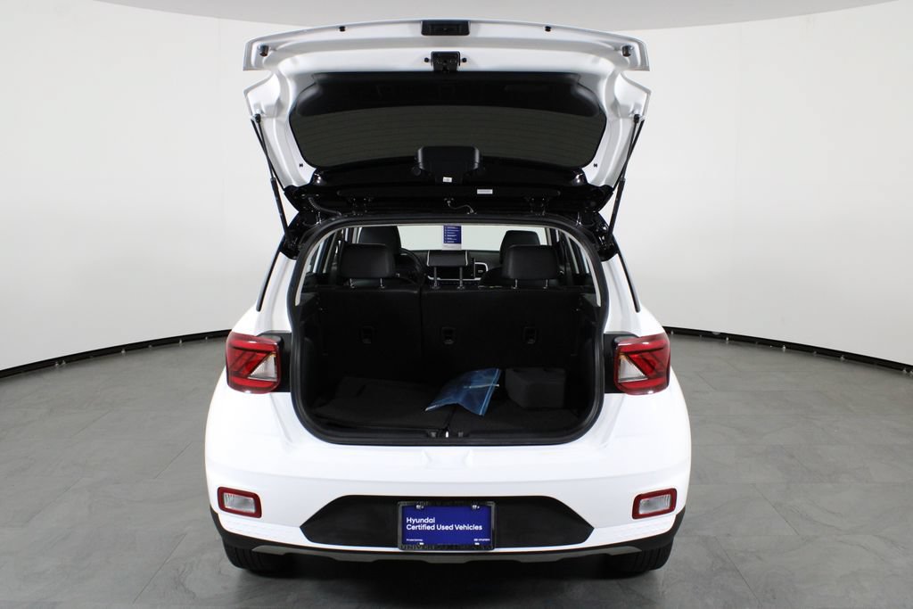 Certified 2024 Hyundai Venue Limited FWD image 17