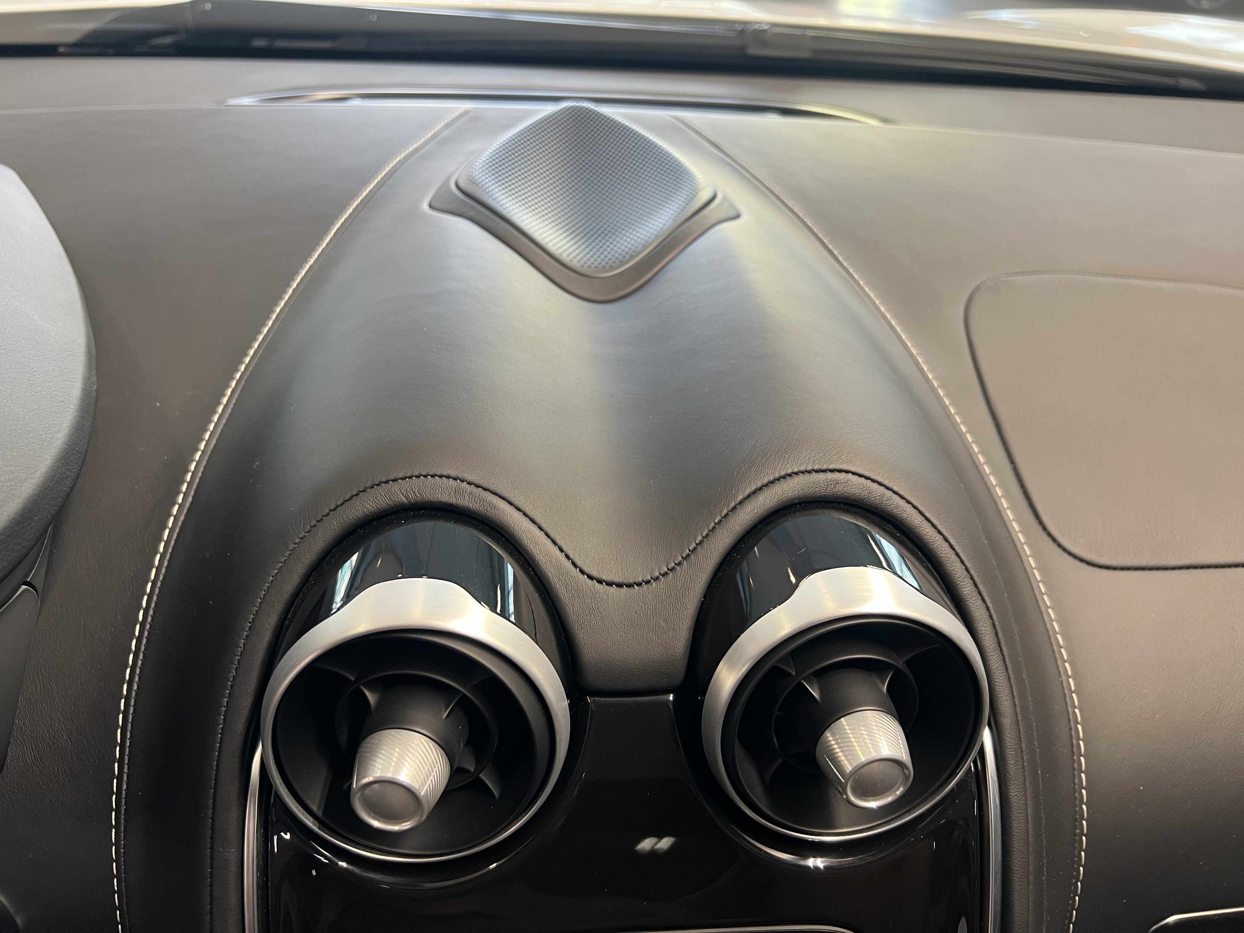 Used 2023 McLaren GT image 30