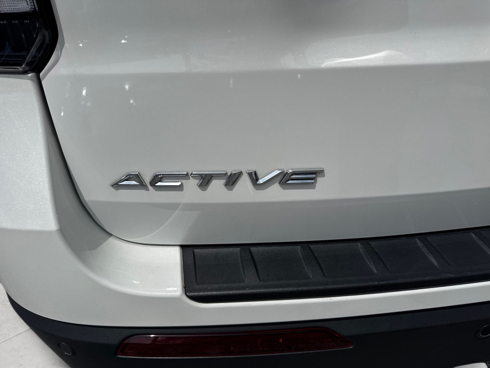 Used 2025 Ford Explorer Active RWD image 42