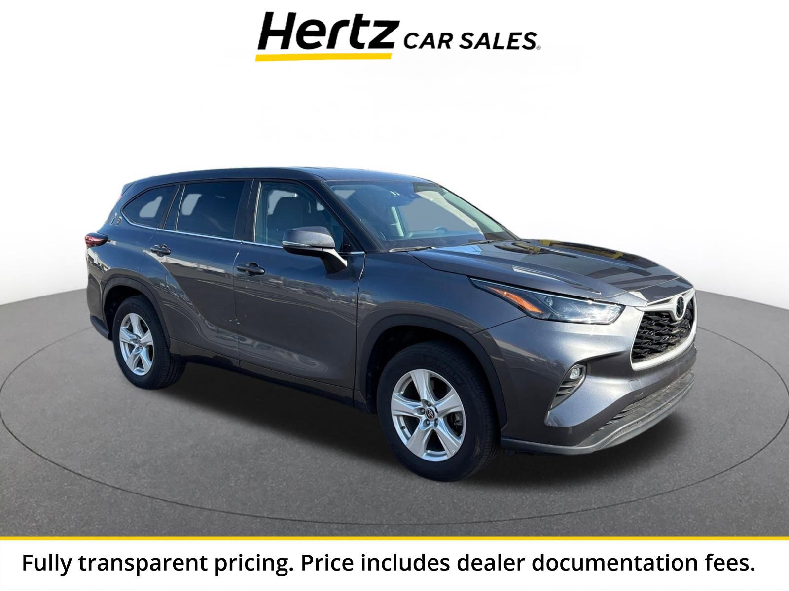 Used 2025 Toyota Highlander LE FWD image 1