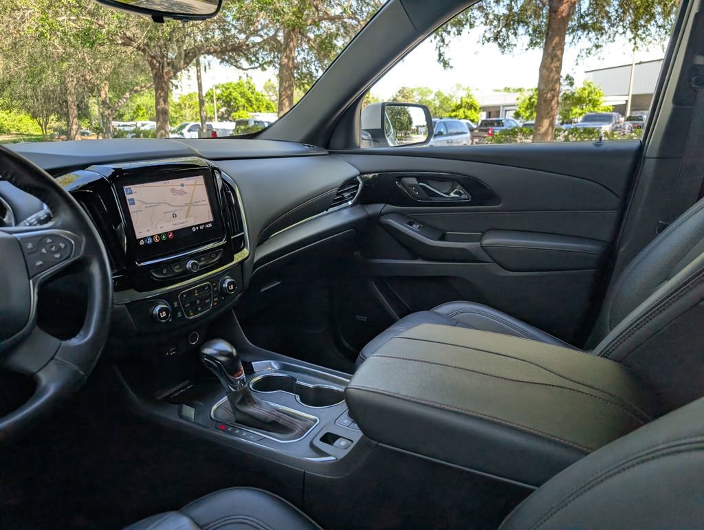 Used 2022 Chevrolet Traverse RS image 14